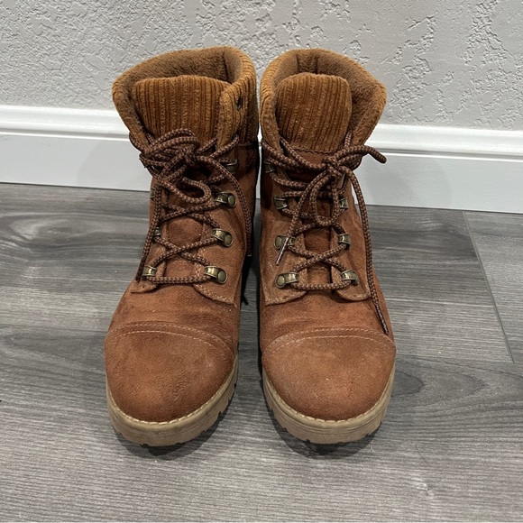 Universal Thread Brown Winter Boot - Picture 2 of 4